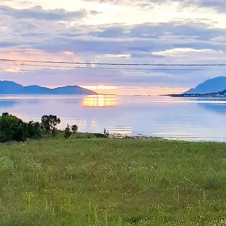 Holiday home 8 Person In Sortland-by Traum *