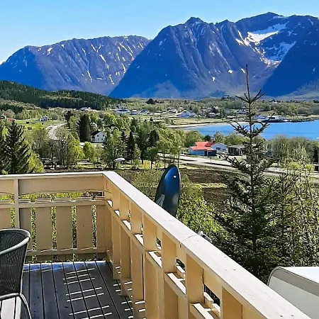 8 Person In Sortland-by Traum