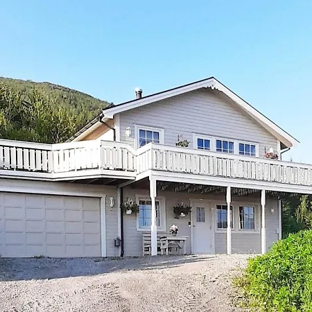 Holiday home 8 Person In Sortland-by Traum