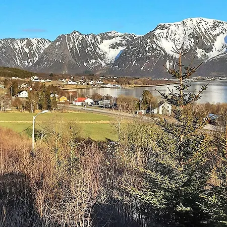 8 Person In Sortland-by Traum Sortland
