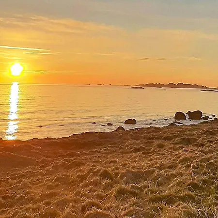 8 Person In Sortland-by Traum