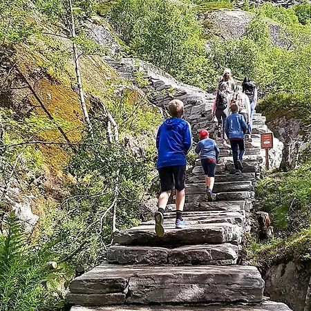 8 Person In Sortland-by Traum